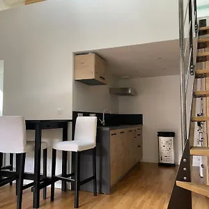 Atypique Et Fraichement Renove Appartement
