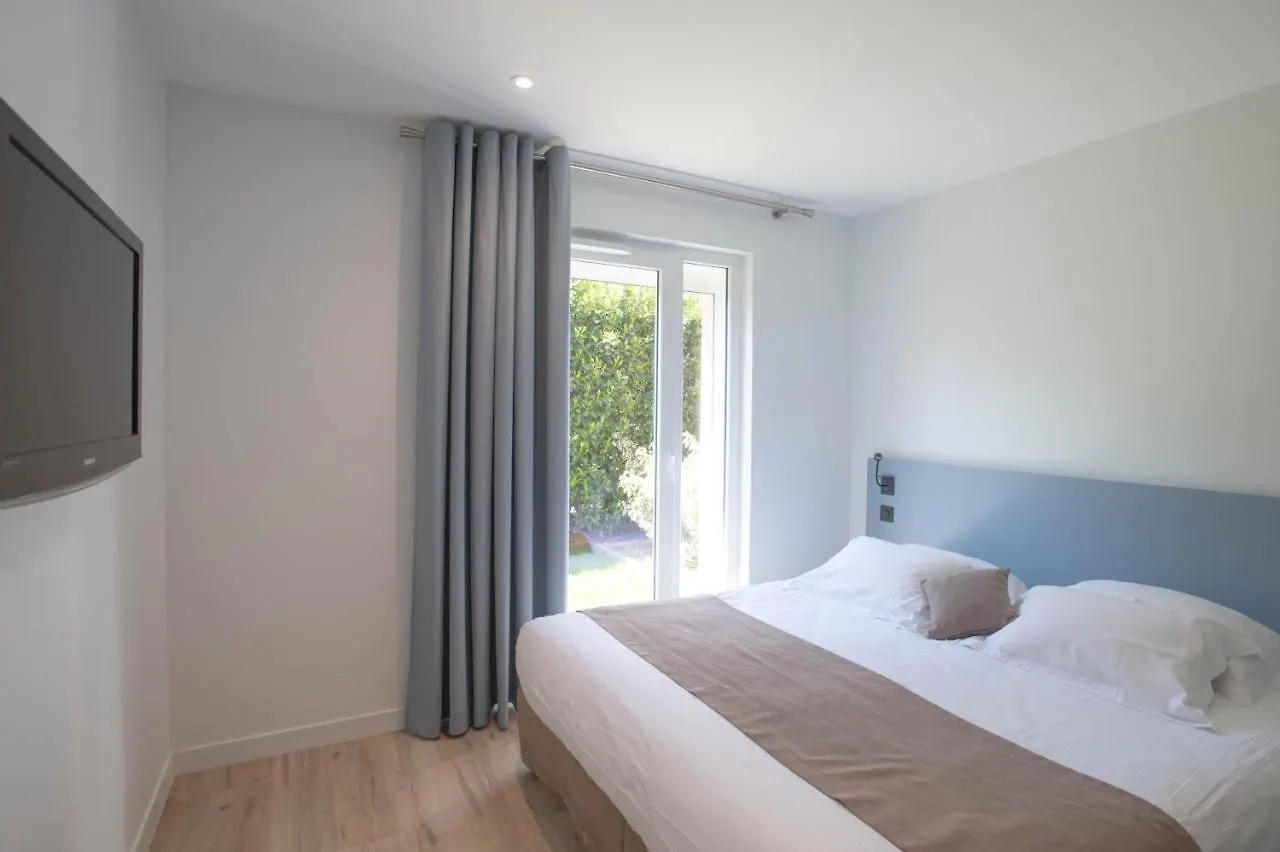 Logis Les Cepages / Restaurant Le Raisin Apartment Pont-de-Vaux