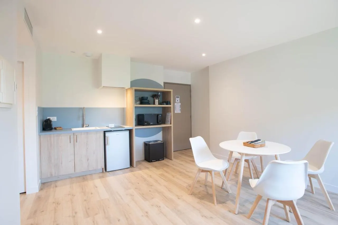 Logis Les Cepages / Restaurant Le Raisin Apartment Pont-de-Vaux