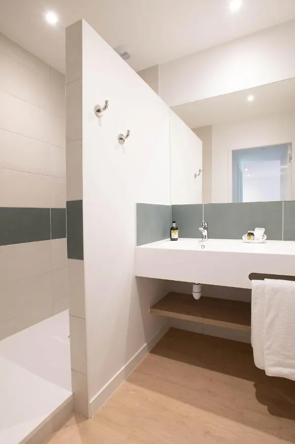 Logis Les Cepages / Restaurant Le Raisin Apartment Pont-de-Vaux 0*,  France